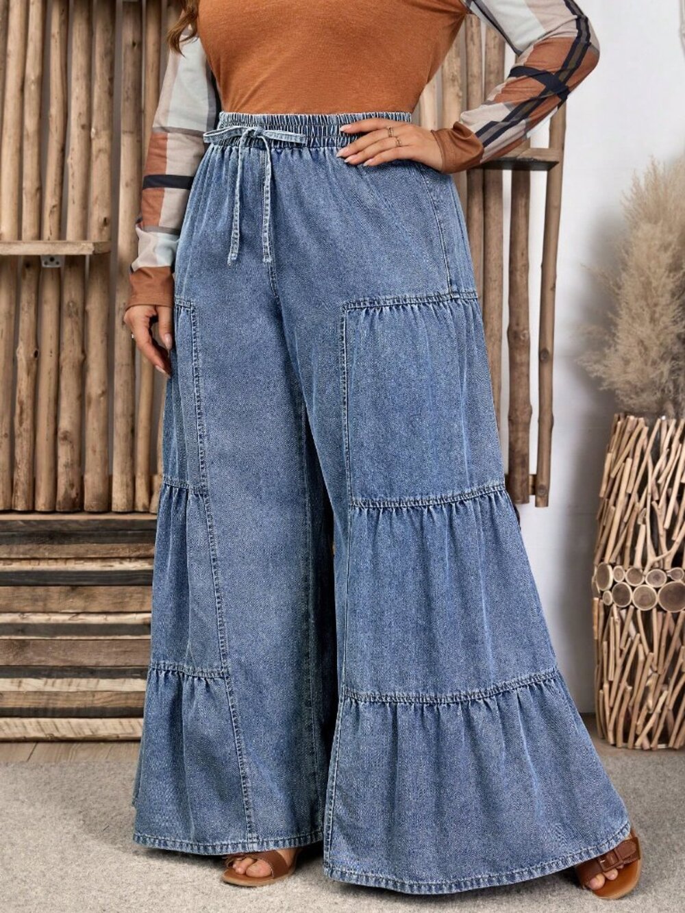 Light Wash Women's Plus Size Washed Wide Leg Jeans - Picture 5 of 6
